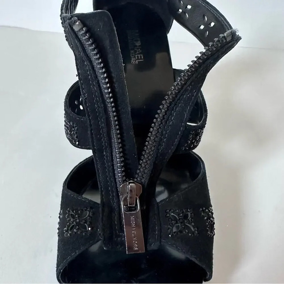Michael Kors Berkley Floral T Strap Black Suede Sandal Size 7.5 - Picture 10 of 14